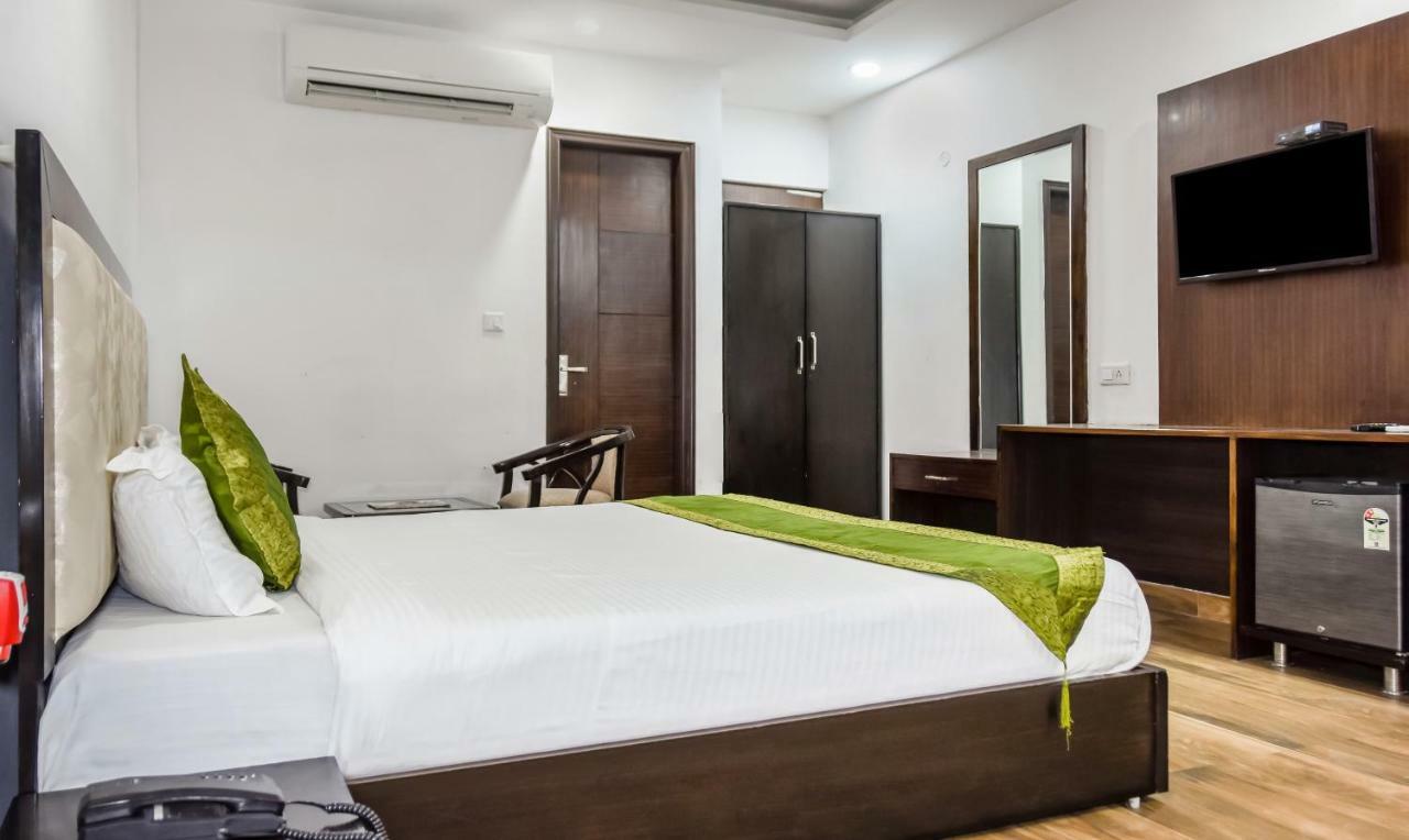 Treebo Red Petal Jalandhar Exterior foto